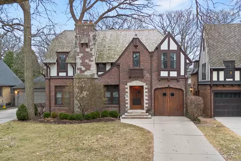 1031 E Cir, Whitefish Bay, WI 53217