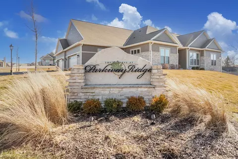 n28w25285 Parkway Rdg #C, Pewaukee, WI 53072