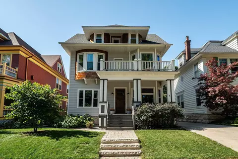 2741 N Hackett, Milwaukee, WI 53211