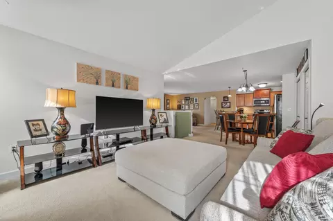 2600 Hidden #11, Saint Francis, WI 53235
