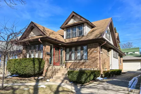 2424 N 61st, Wauwatosa, WI 53213