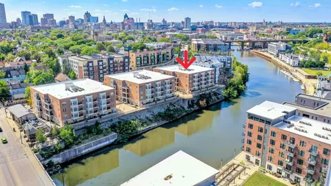 1905 N Water #207, Milwaukee, WI 53202