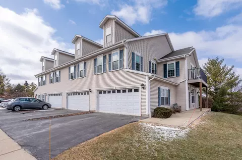 1203 Woodbury #C, Waukesha, WI 53189