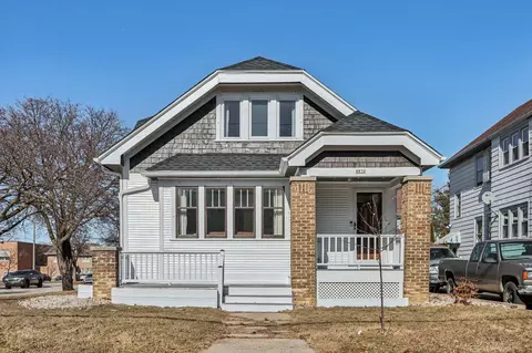 4836 W W Wls, Milwaukee, WI 53208