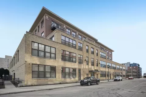 1924 N Hubbard #417, Milwaukee, WI 53212