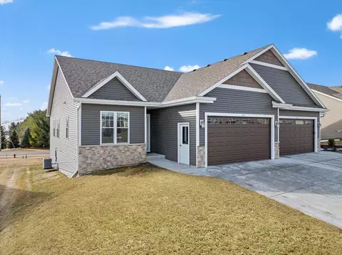 241 Silver Fox, Kewaskum, WI 53040