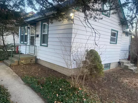 1605 W Custer, Glendale, WI 53209
