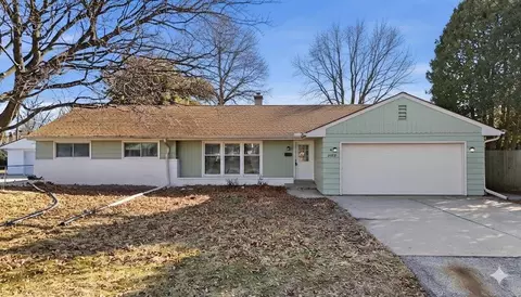 7216 N Mohawk, Glendale, WI 53217