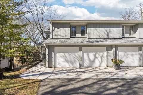 400 Country Clb, Lake Geneva, WI 53147