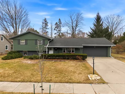 n75w7085 Linden, Cedarburg, WI 53012
