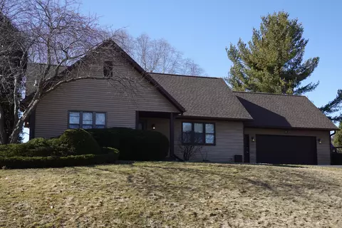 715 Torrey Pnes, Twin Lakes, WI 53181