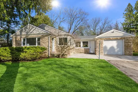 8424 N Fox Croft, Fox Point, WI 53217