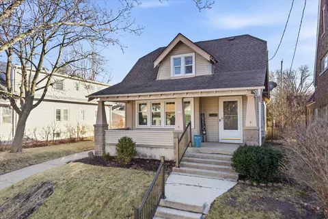 8223 Portland, Wauwatosa, WI 53213