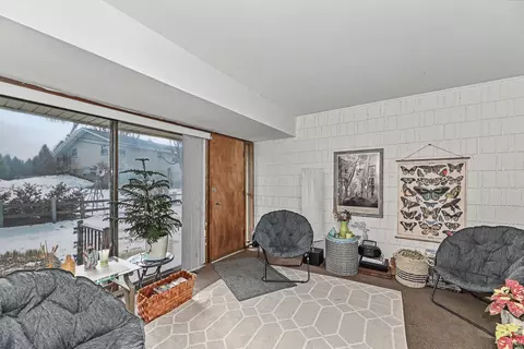 3333 5th #7B, South Milwaukee, WI 53172