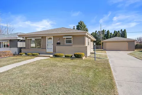 6116 S Robert, Cudahy, WI 53110