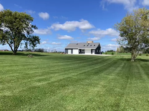 9207 Middle, Manitowoc Rapids, WI 54220