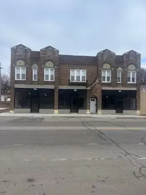 5008-5014 W W Ctr, Milwaukee, WI 53210