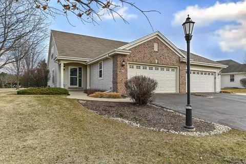 891 Sweetbriar, Elkhorn, WI 53121