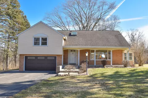 11260 N N Riv, Mequon, WI 53092