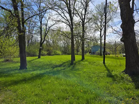 112 Th St, Salem Lakes, WI 53179