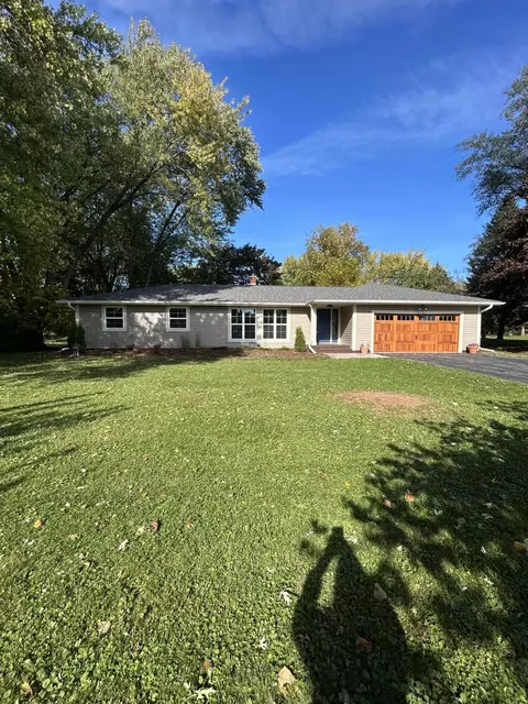 n35w28682 Old North Shr, Delafield, WI 53072