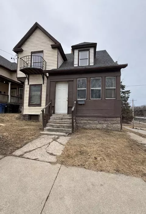 223 N Memorial, Racine, WI 53404