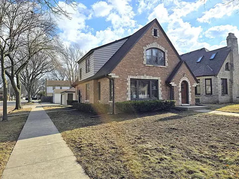 5601 W Brooklyn, Milwaukee, WI 53216