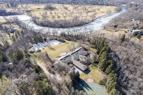 8263 N N Riv, River Hills, WI 53217