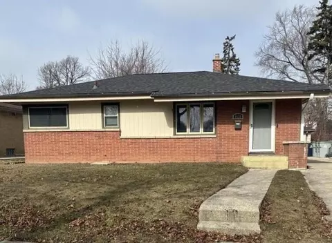 8528 W Arden, Milwaukee, WI 53225