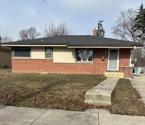 8528 W Arden, Milwaukee, WI 53225