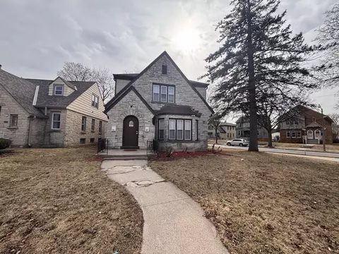 4063 N Elmhurst #4065, Milwaukee, WI 53216