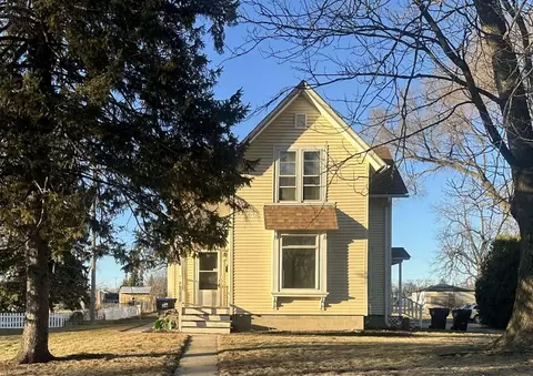 10 Prescott, Elkhorn, WI 53121