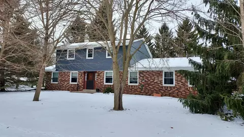 7808 W Plainsview, Franklin, WI 53132