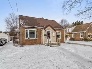 1128 N 17th, Manitowoc, WI 54220
