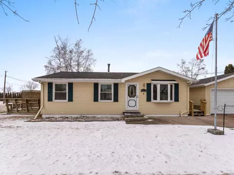 1604 Holly, Manitowoc, WI 54220