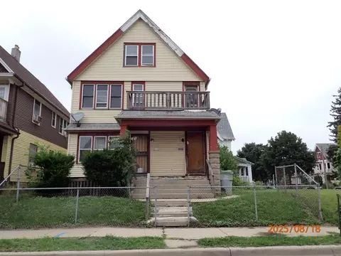 906 W Chambers #908, Milwaukee, WI 53206