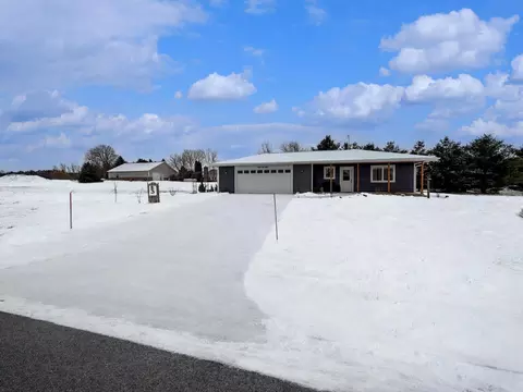 90 Mcdermott, Random Lake, WI 53075