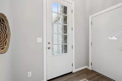 2836 Fox Lk #202 / 02, Waukesha, WI 53189