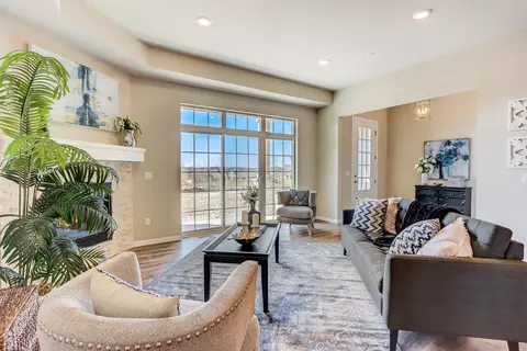 2836 Fox Lk #101 / 03, Waukesha, WI 53189