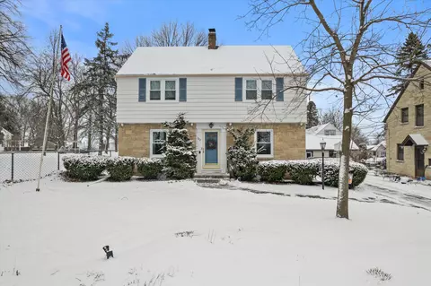 702 Fond Du Lac, Sheboygan Falls, WI 53085