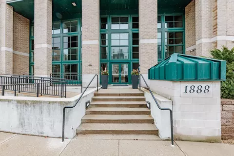 1888 N Water #607, Milwaukee, WI 53202