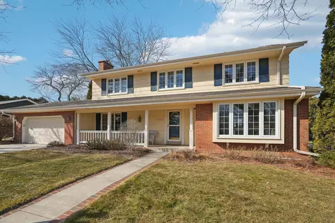 3220 W Chateau, Mequon, WI 53092