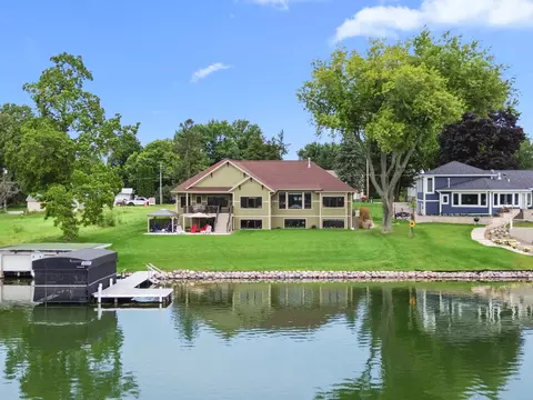 w1411 North Blue Spring Lake Drive, Palmyra, WI 53156