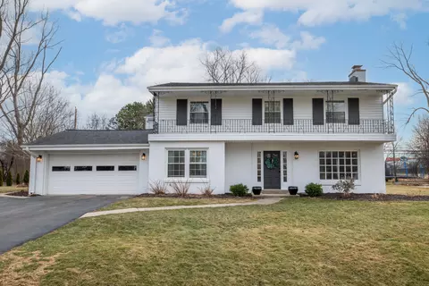 231 E Fox Dl, Fox Point, WI 53217