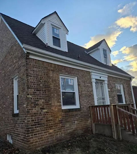 1315 W Keefe, Milwaukee, WI 53206