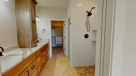 Bath - 726 E Reinel, Jefferson, WI 53549 photo 3 of 11
