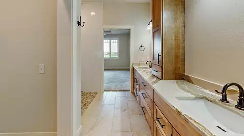 Bath - 726 E Reinel, Jefferson, WI 53549 photo 2 of 11