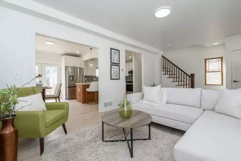 5821 W W Wls, Wauwatosa, WI 53213