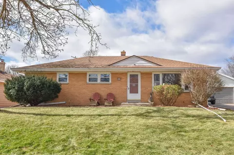 1927 N 118th, Wauwatosa, WI 53226