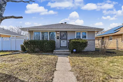 6045 W Lincoln Crk, Milwaukee, WI 53218
